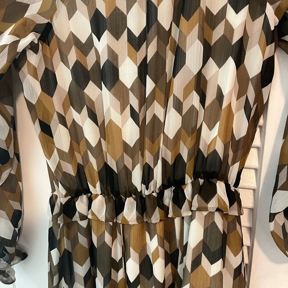 Banana Republic Maxi Dress with gold geometric pattern - Picture 6 of 8